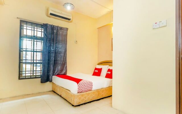 OYO 89703 B Link Hotel