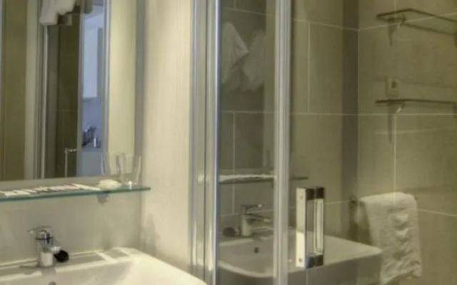 Hotel Vértice Roomspace Madrid
