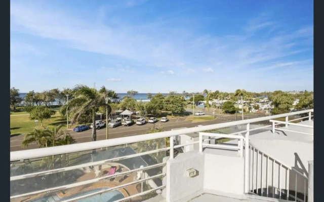 Sundeck Gardens