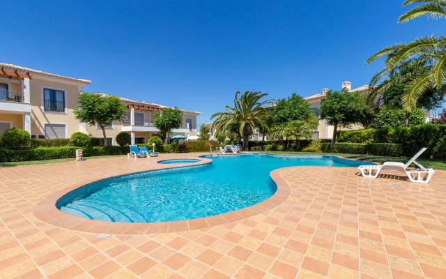 Santa Maria Apartment at Porto de Mos beach