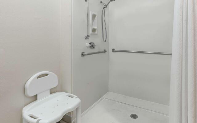 Holiday Inn Express and Suites Sulphur Springs by IHG