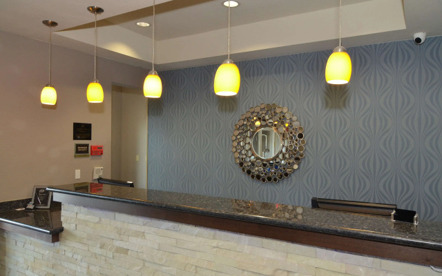 Best Western Plus Kenedy Inn