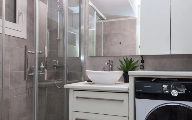 Charming 1 Bd Apt near ASOE in Athens