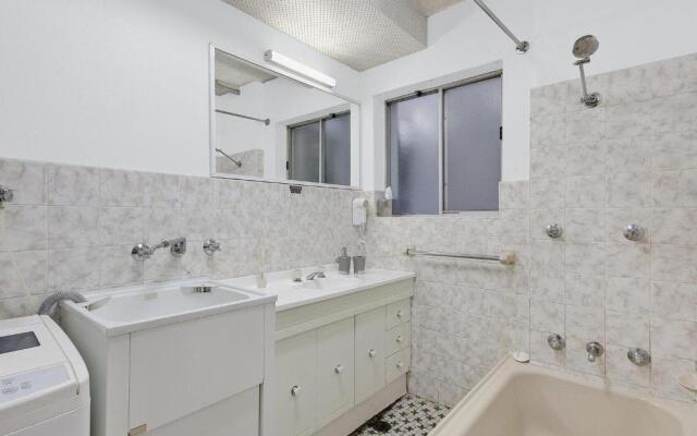 Dolphin Court - Unit 5