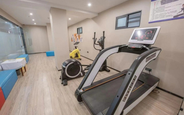 Huaining Sanfu Holiday Inn