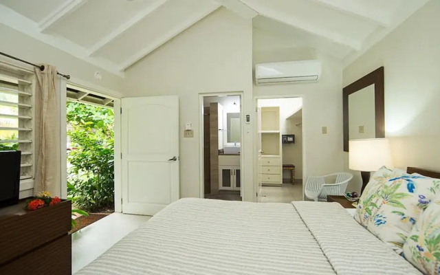 Seagrapes Villa