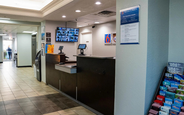 Motel 6 Caseyville, IL - Caseyville Il