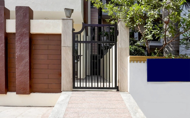 Collection O Sector 70 Noida