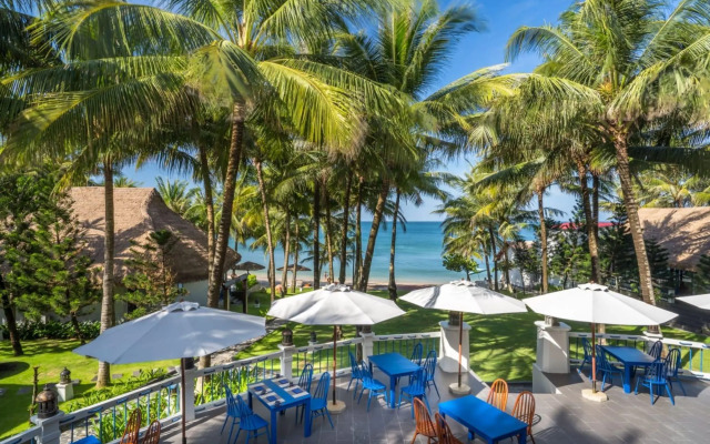 L'Azure Resort and Spa