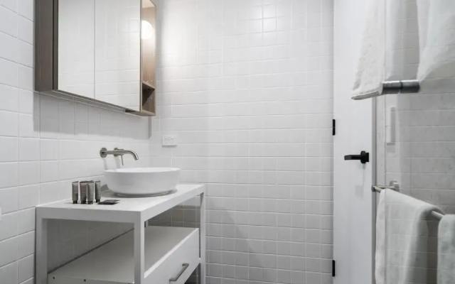 Stylish Studio Near Fremantle's Vibrant Spots