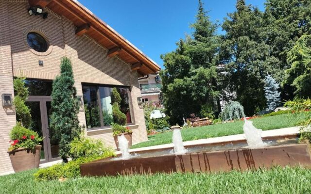 Hotel Gastronómico Los Rosales