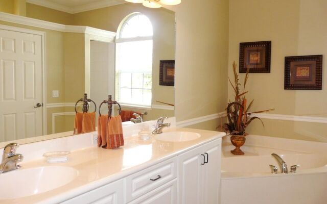 Large Waterfront Home With All-day sun on Pool