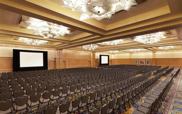 Sheraton Crescent Hotel