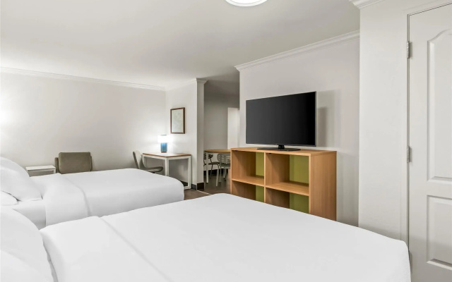 Spark by Hilton Cincinnati Fairfield