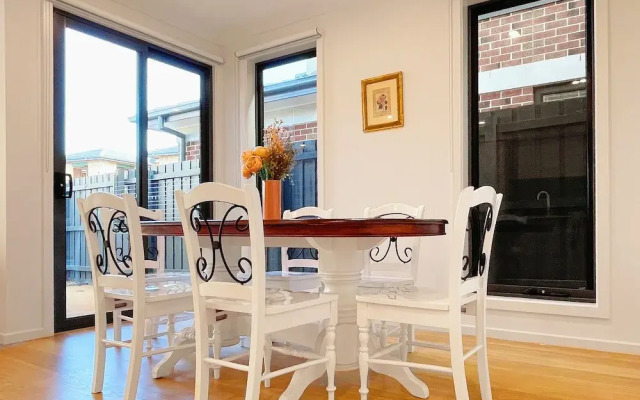 Casey Green Townhouse by GoodLive