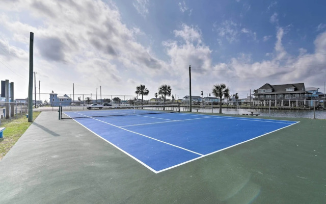 Sea Isle Retreat: Restaurant, Bar & Marina On-site