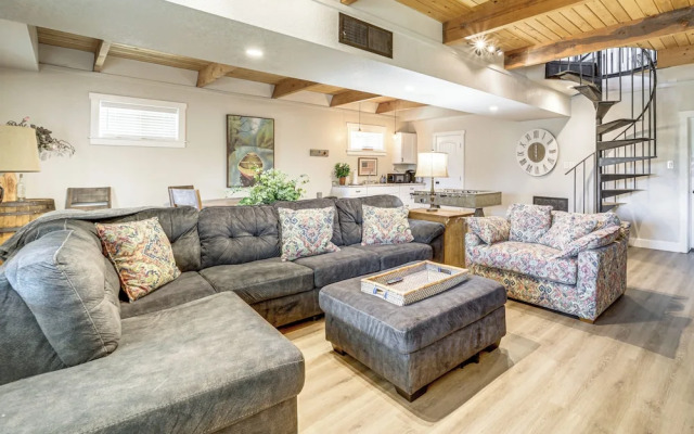 Flagstaff A-frame Cabin w/ Deck & Lovely Views!