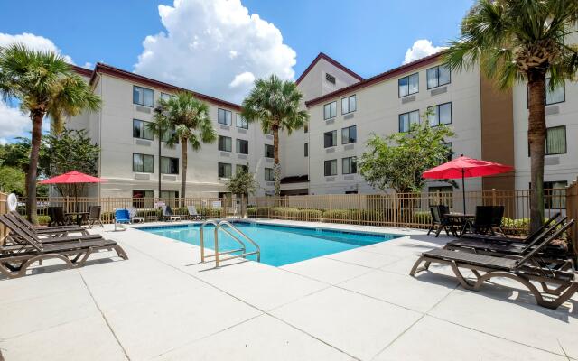 Red Roof Inn PLUS+ Gainesville