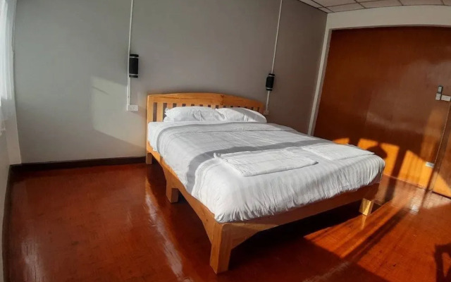 Nuengthong hostel