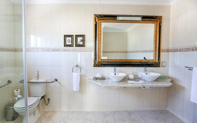 Misty Waves Boutique Hotel