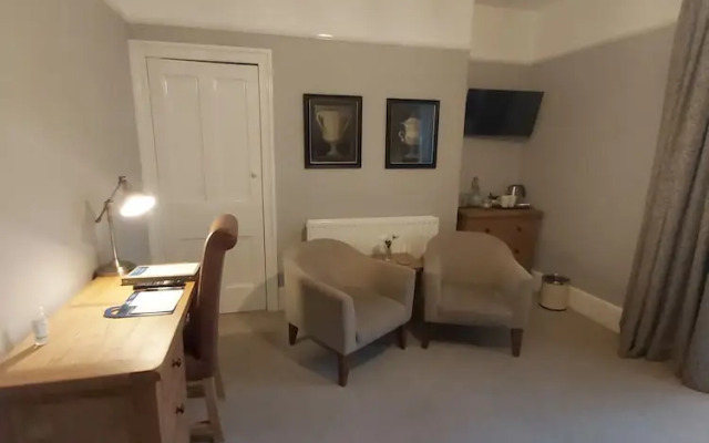 Llys Aeron Guest House