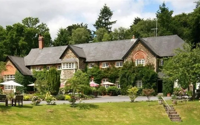 The Edgemoor Hotel
