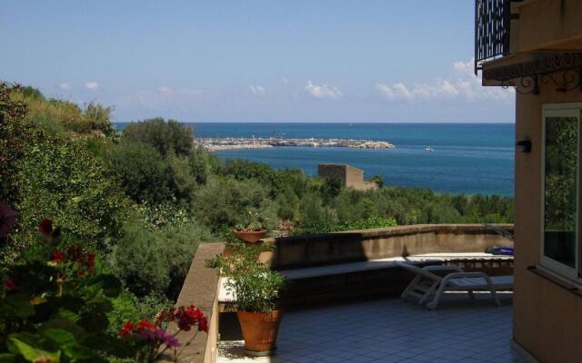 2- Large Terrace and Suggestive Panorama