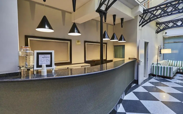 Ikonik Plaza Mercado