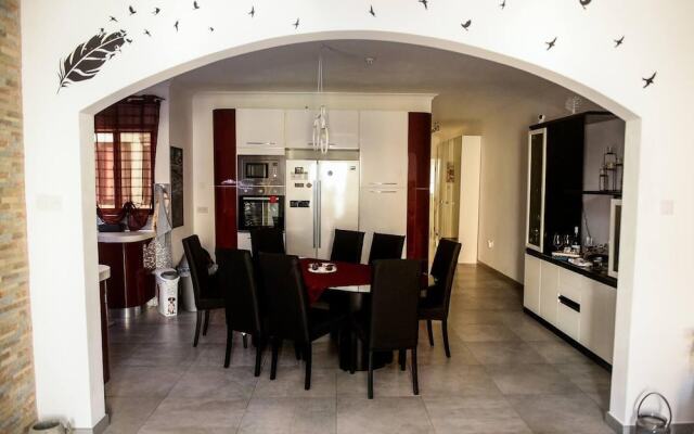 Modern and Homely Apartment in Marsaskala