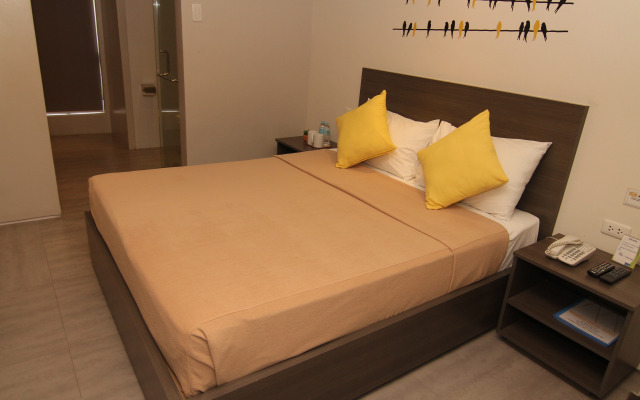 Mabolo Royal Hotel