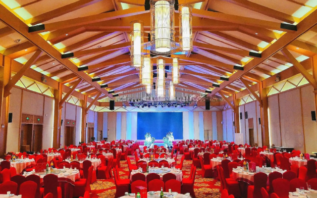 Arcadia International Resort Hotel