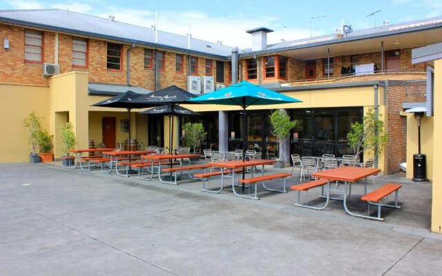 Belmore Hotel Maitland