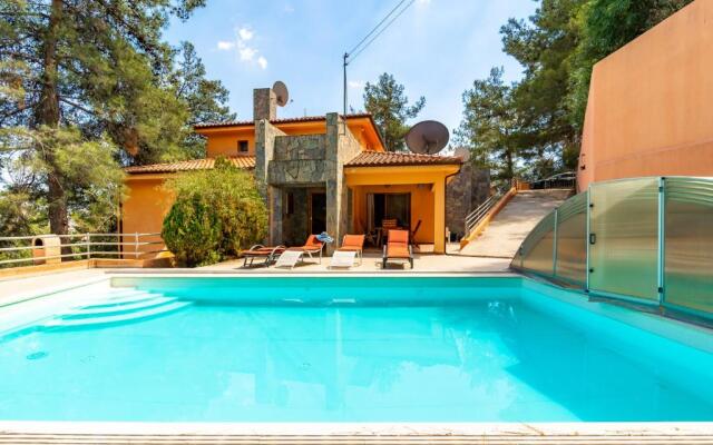 Villa Hillcrest Panorama by Ezoria