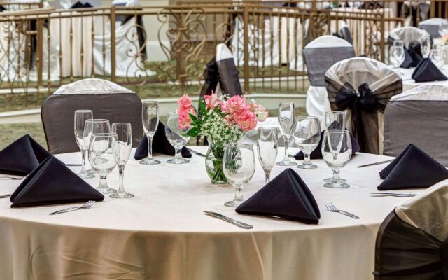 Clarion Inn & Suites Conference Center