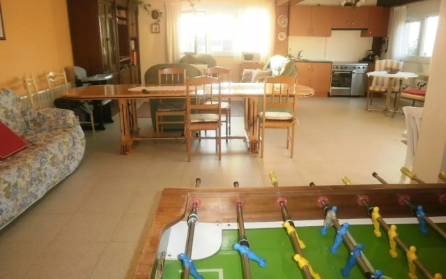 Beautiful Chalet With Spectacular Ocean Views