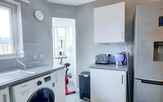 Entired Apartment Near Manchester City Centre, M15