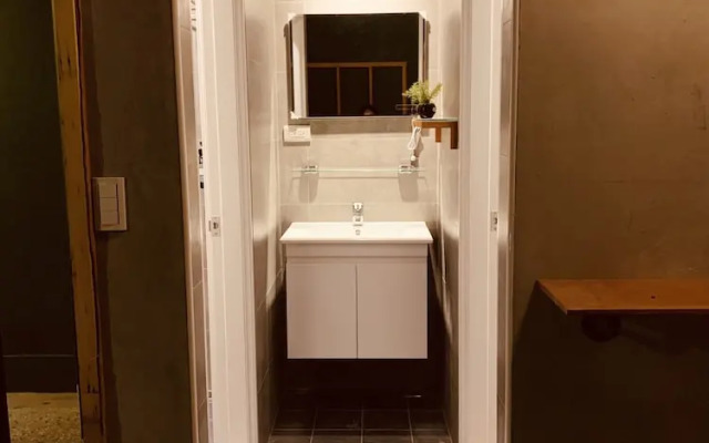 Yian Branch2 Backpacker lnn