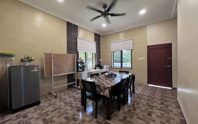 Nurbayu Villa (3 and 4 bedroom Villa) Kemaman
