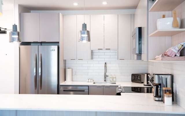 Drop In Condo by Revelstoke Vacations