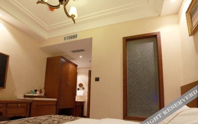 Harbin Zhenning Hotel (Central Street Subway Station Sophia Church Branch)