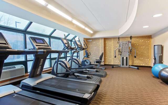 La Quinta Inn & Suites by Wyndham Boston Somerville