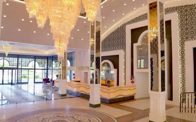 Dream World Palace Hotel
