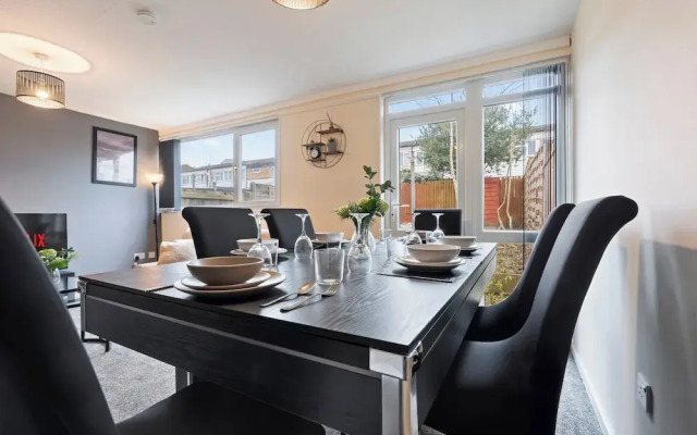 8guests-3br-parking-familyfriendly-nearairport