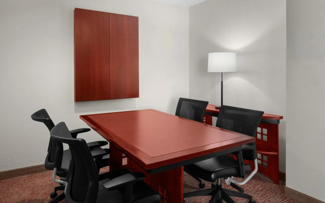 Larkspur Landing Extended Stay Suites Renton