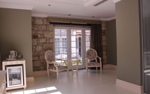 Monk Hotel Alacati - Adults Only