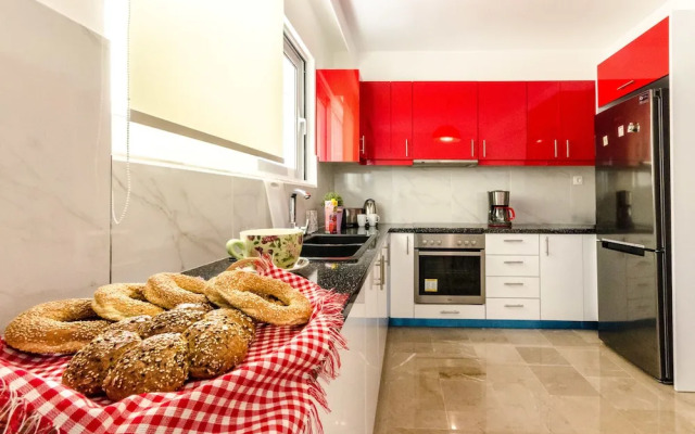 Taurus - Deluxe Apartment with Sea View