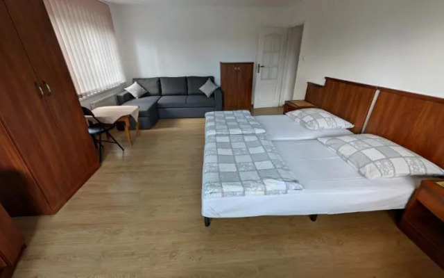 Pokoje Gościnne - Leśna 8