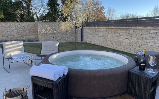 Villa Renata With Sauna Private Pool Jacuzzi