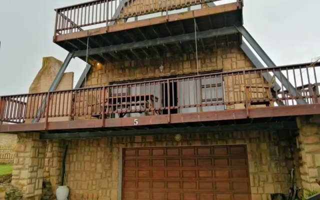 Surf Cabana, a charming 3 bedroom holiday home