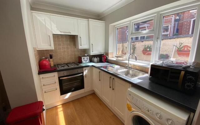 Sandown Seaside Apartment Ground Floor 4
